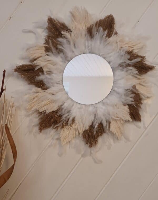 miroir en macramé et plumes