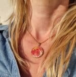 Collier doré fleur rouge Elisabeth