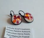 Verre peint artiste isabelle k,boucles oreilles dormeuses laiton avec cabochons ronds blanc orange violet noir,cadeau fete anniversaire noel