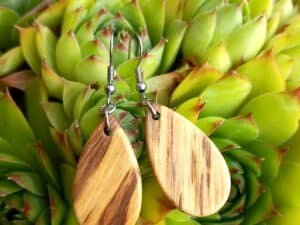 boucle d'oreille en bois