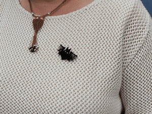 broche chauve souris macramé