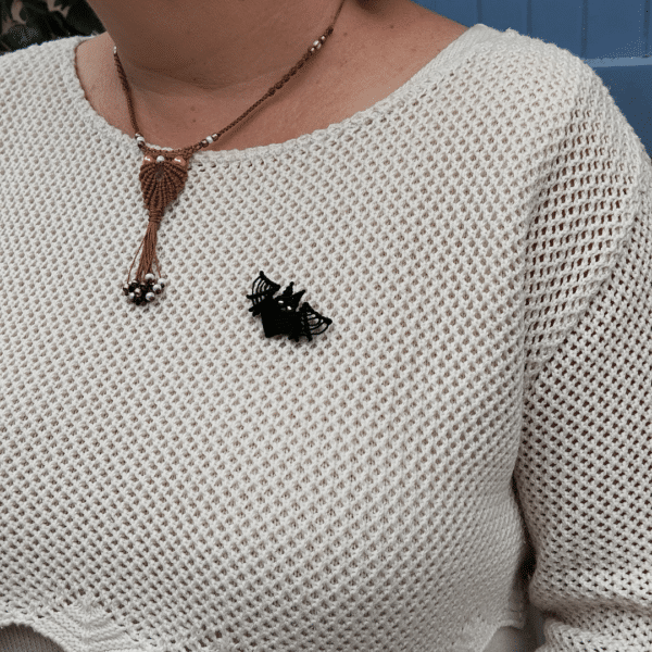 broche chauve souris macramé