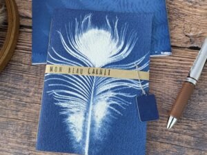 Carnet cyanotype pour sac à main motif plume de paon - les paillettes by Pepite