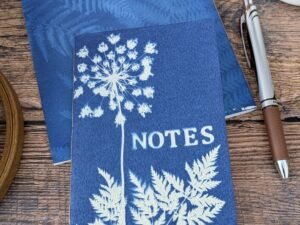 Mini-carnet cyanotype à emporter partout motif fleur de carotte sauvage - Les paillettes by Pepite